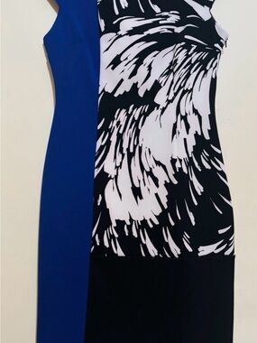 Maggy London Black & White Abstract Print with Royal Blue Side-Panel Midi Dress